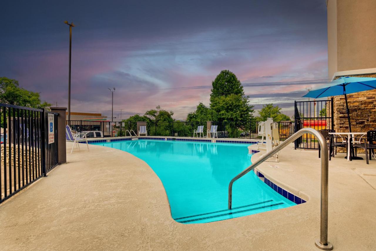 Holiday Inn Express Nashville W-I40 By Ihg Exterior photo