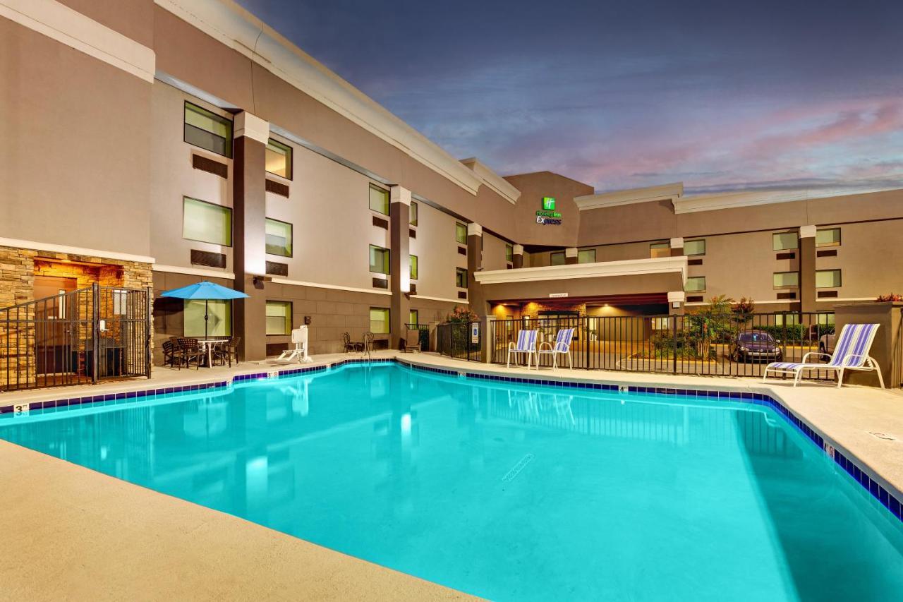 Holiday Inn Express Nashville W-I40 By Ihg Exterior photo
